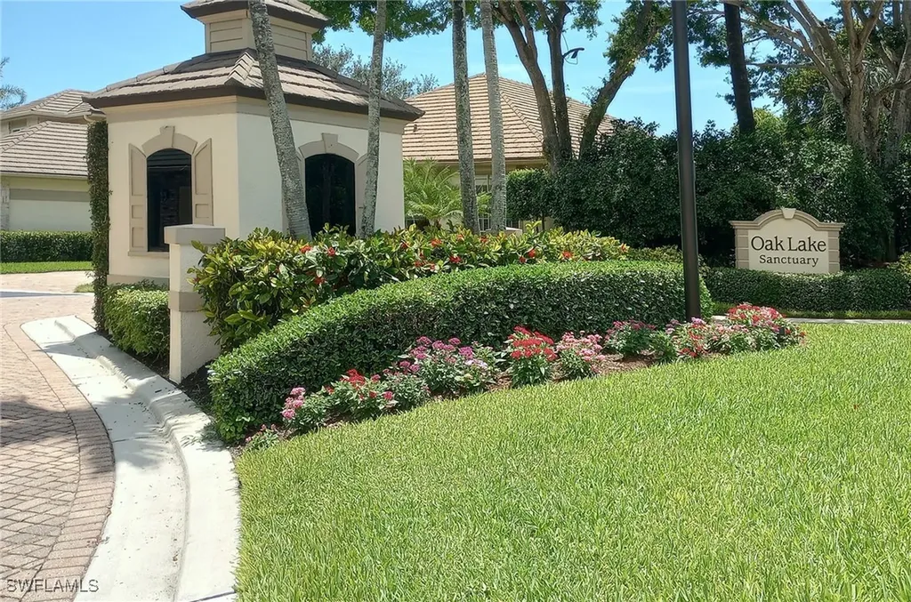 922 Turtle Court Naples FL 34108