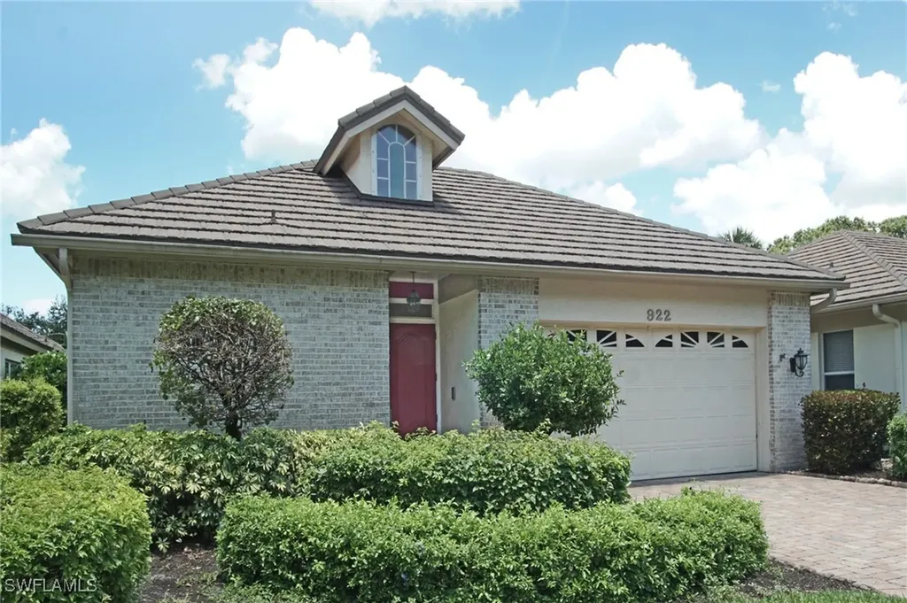 922 Turtle Court Naples FL 34108