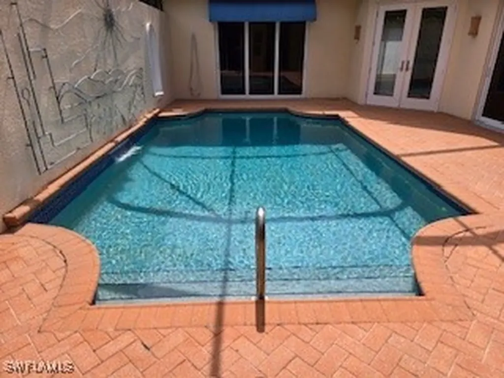 922 Turtle Court Naples FL 34108