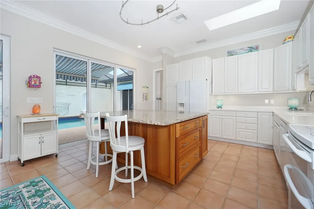 922 Turtle Court Naples FL 34108