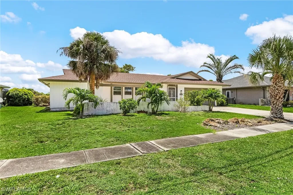 3823 Palm Tree Boulevard Cape Coral FL 33904