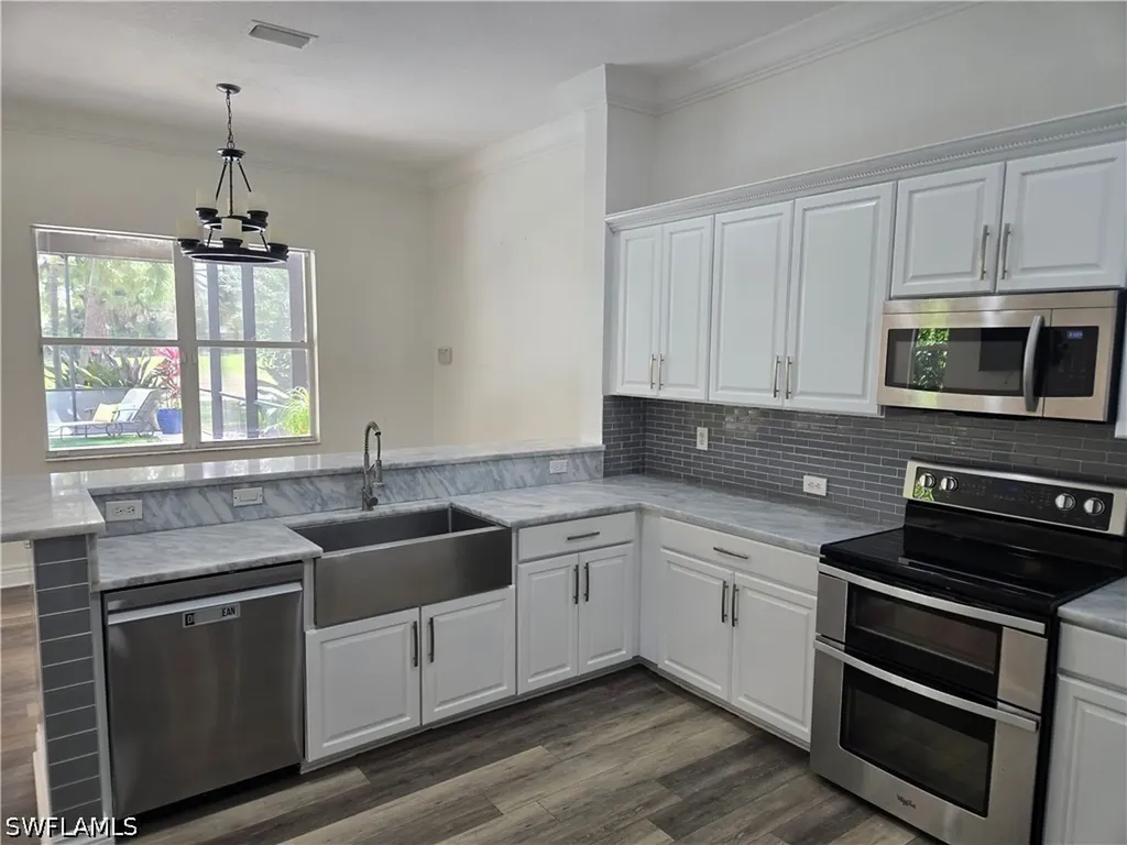 1949 Par Drive Naples FL 34120