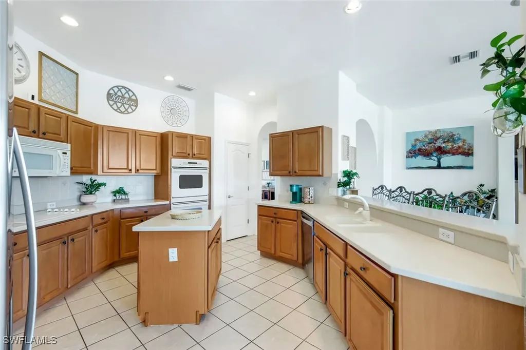 1206 NW 18th Terrace Cape Coral FL 33993