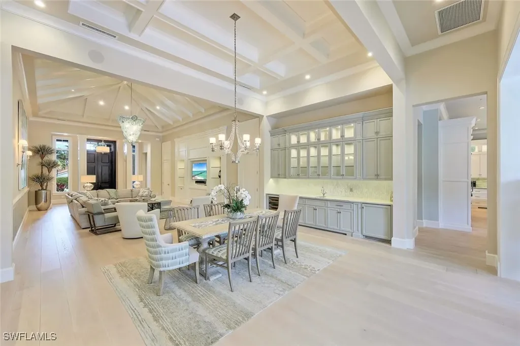 425 Harbour Drive Naples FL 34103