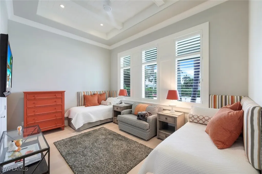 425 Harbour Drive Naples FL 34103