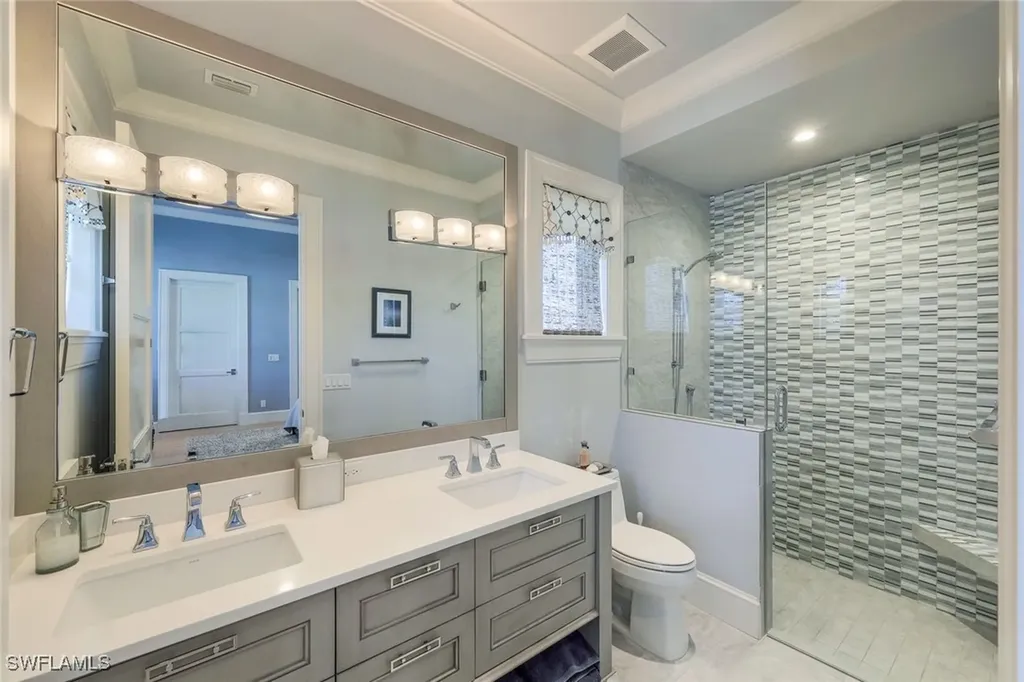 425 Harbour Drive Naples FL 34103