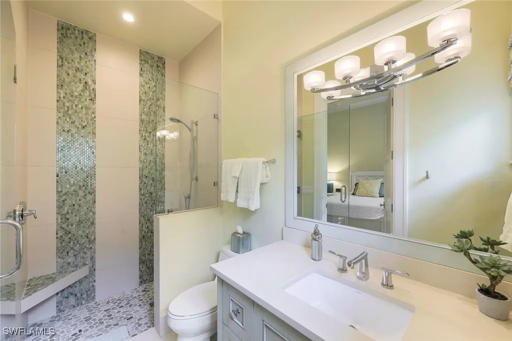 425 Harbour Drive Naples FL 34103