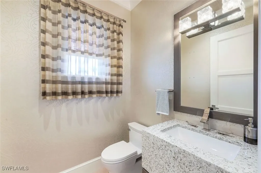 425 Harbour Drive Naples FL 34103