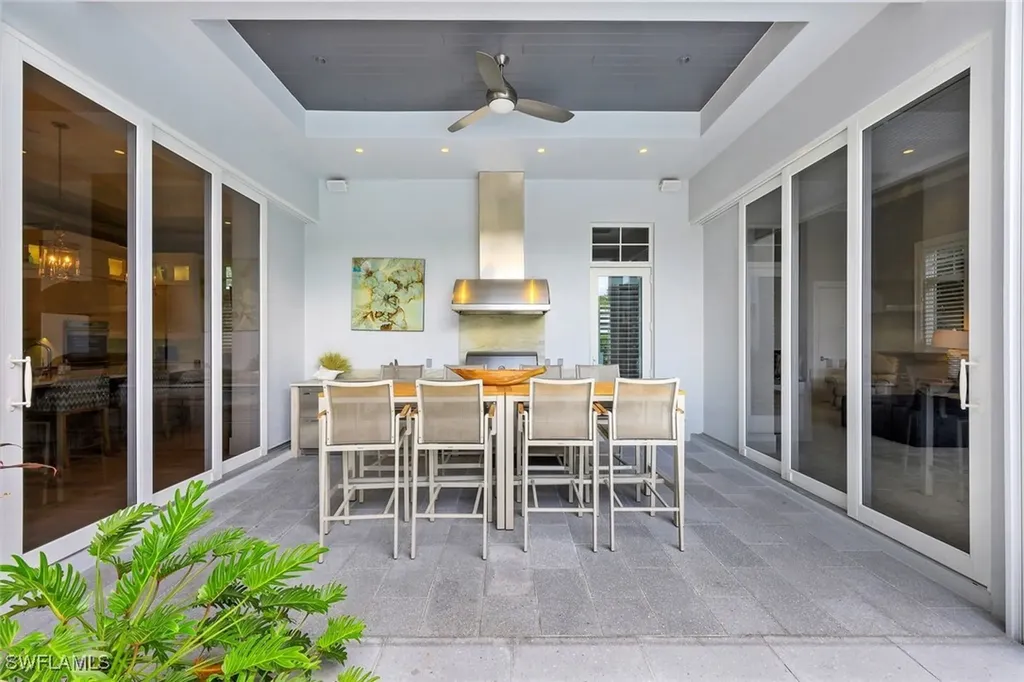 425 Harbour Drive Naples FL 34103