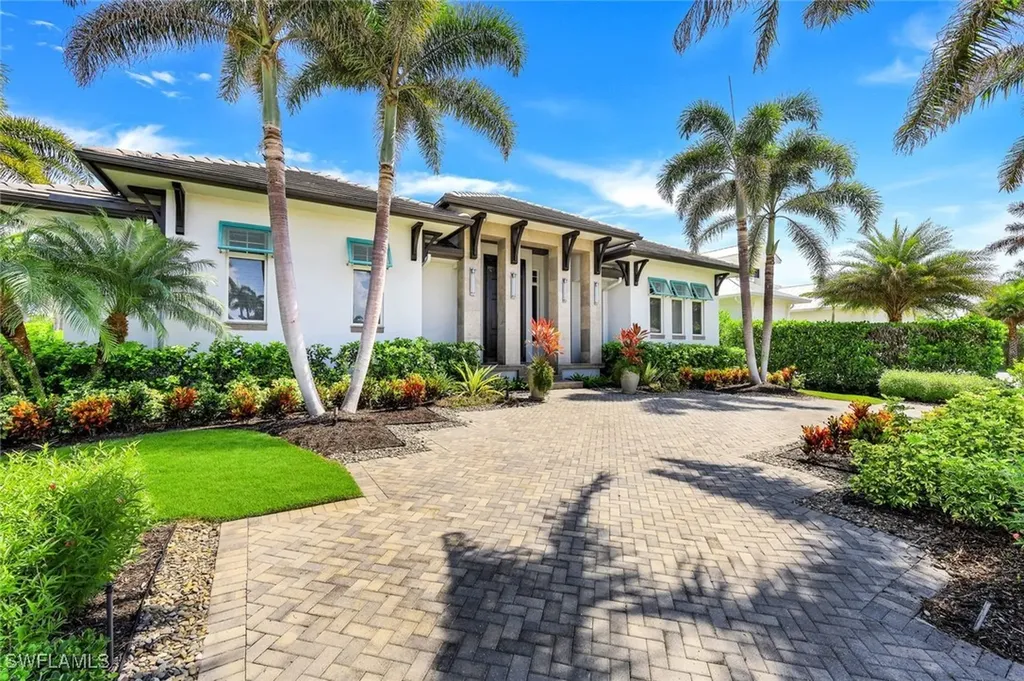 425 Harbour Drive Naples FL 34103