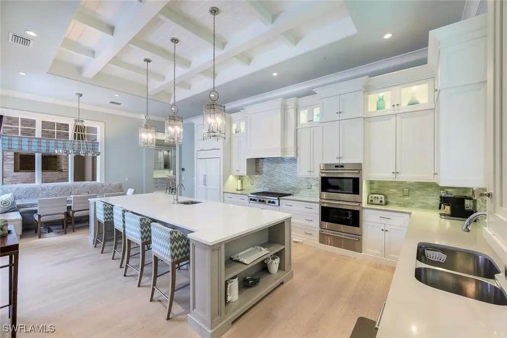 425 Harbour Drive Naples FL 34103