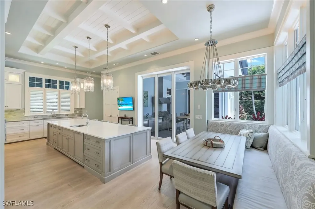 425 Harbour Drive Naples FL 34103