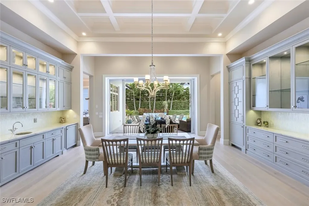 425 Harbour Drive Naples FL 34103