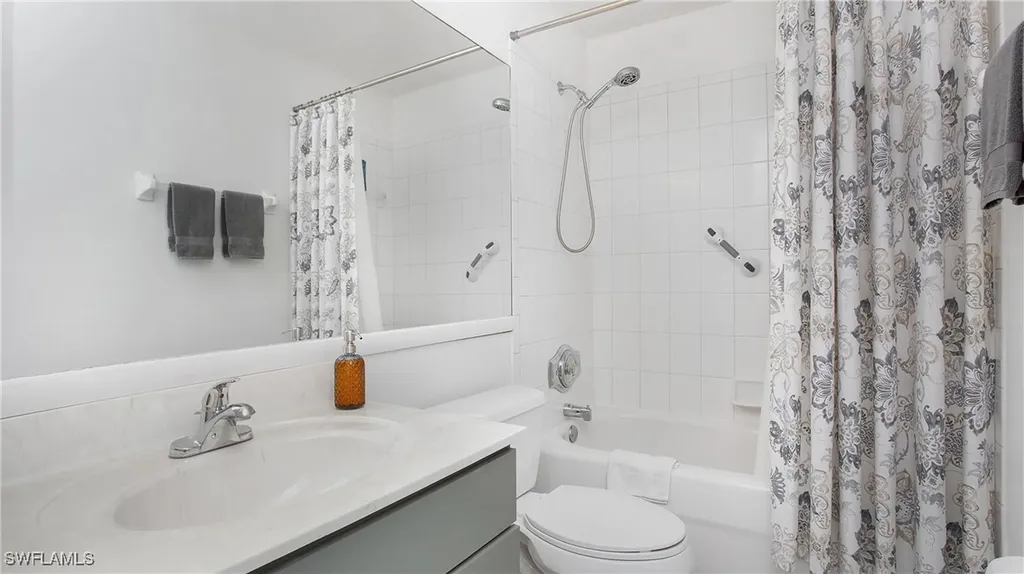 7805 Woodbrook Circle Naples FL 34104
