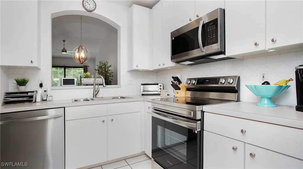 7805 Woodbrook Circle Naples FL 34104