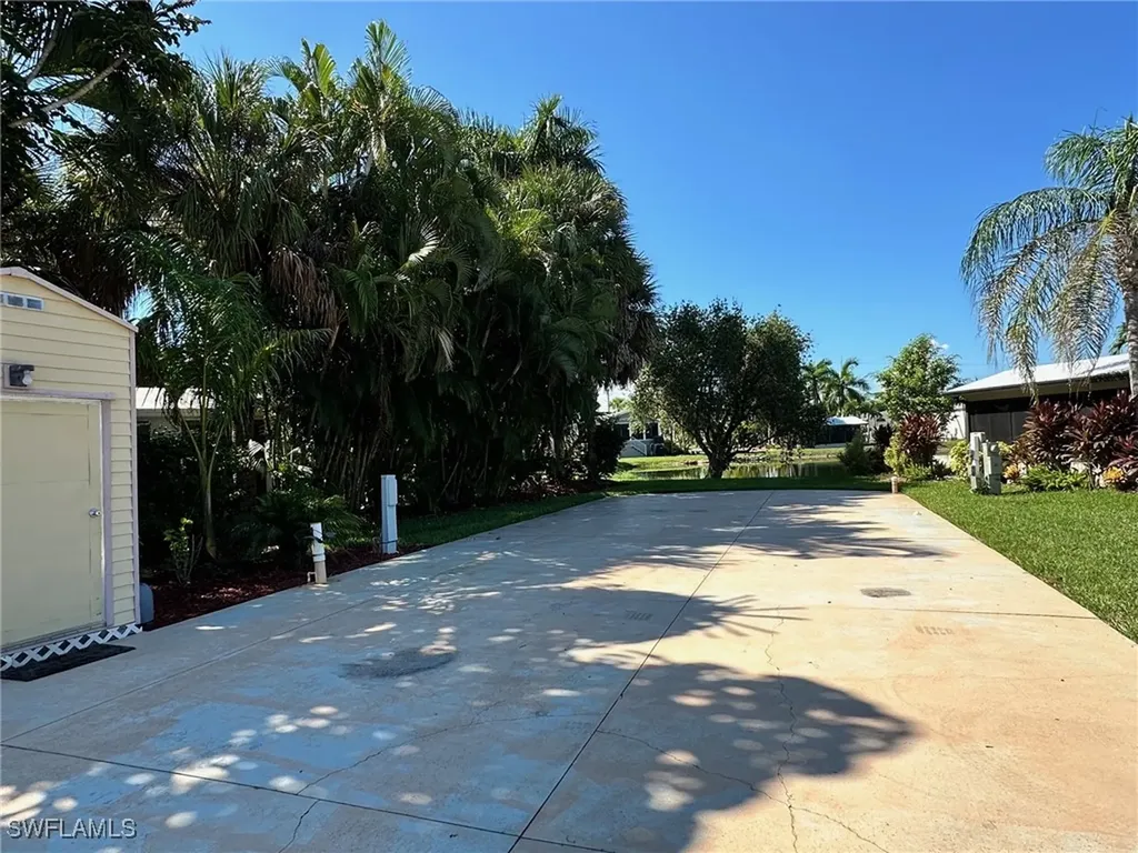 1313 Nickel Lake Point Naples FL 34114