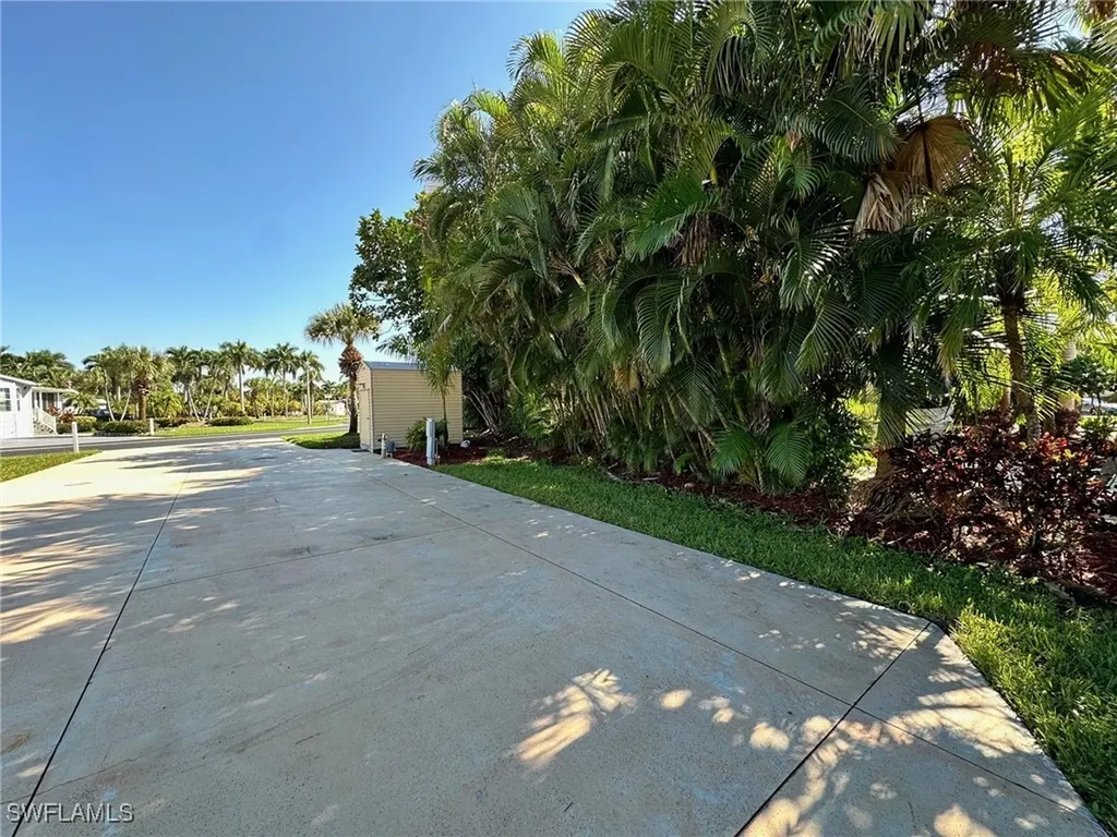 1313 Nickel Lake Point Naples FL 34114