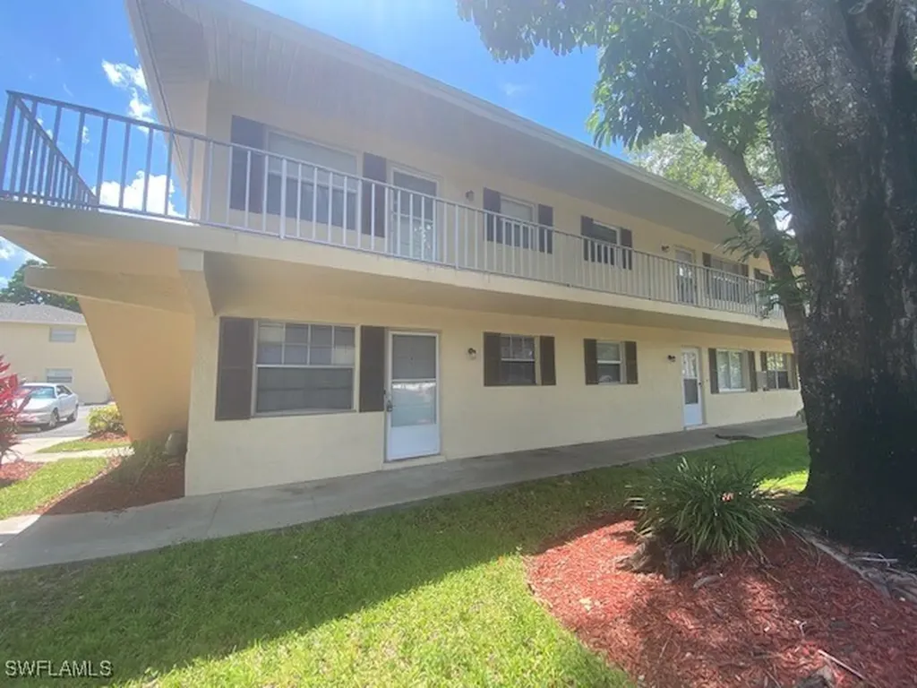 3325 Airport Pulling Road N Naples FL 34105