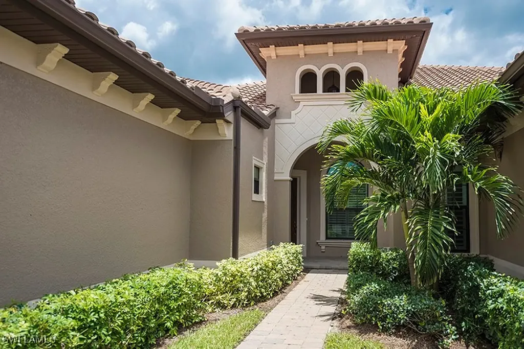 6564 Roma Way Naples FL 34113