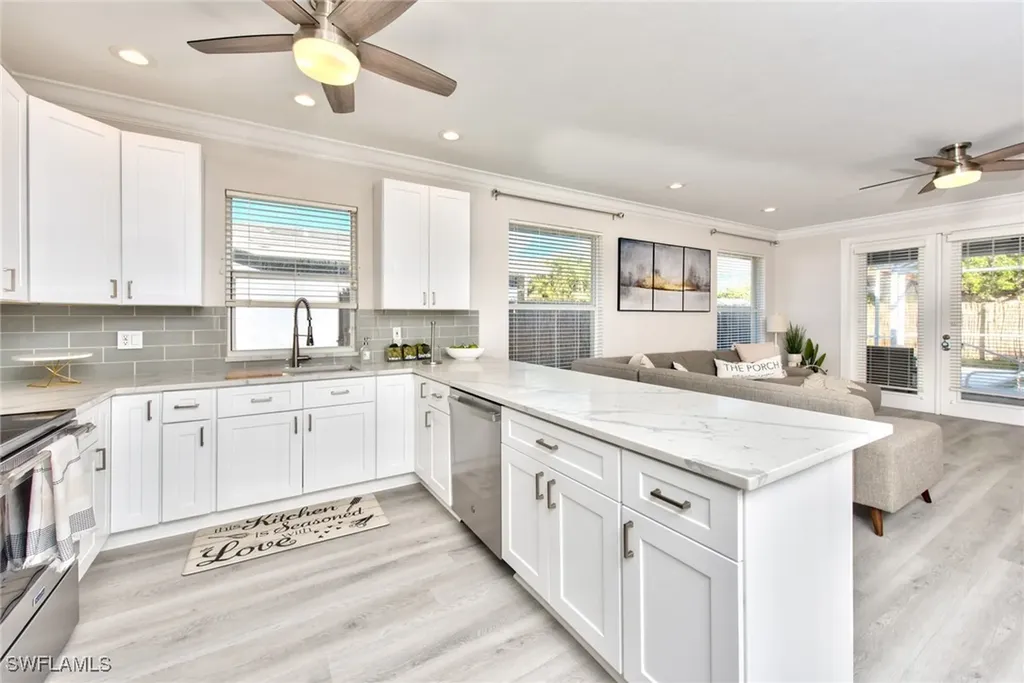 725 95th Avenue N Naples FL 34108