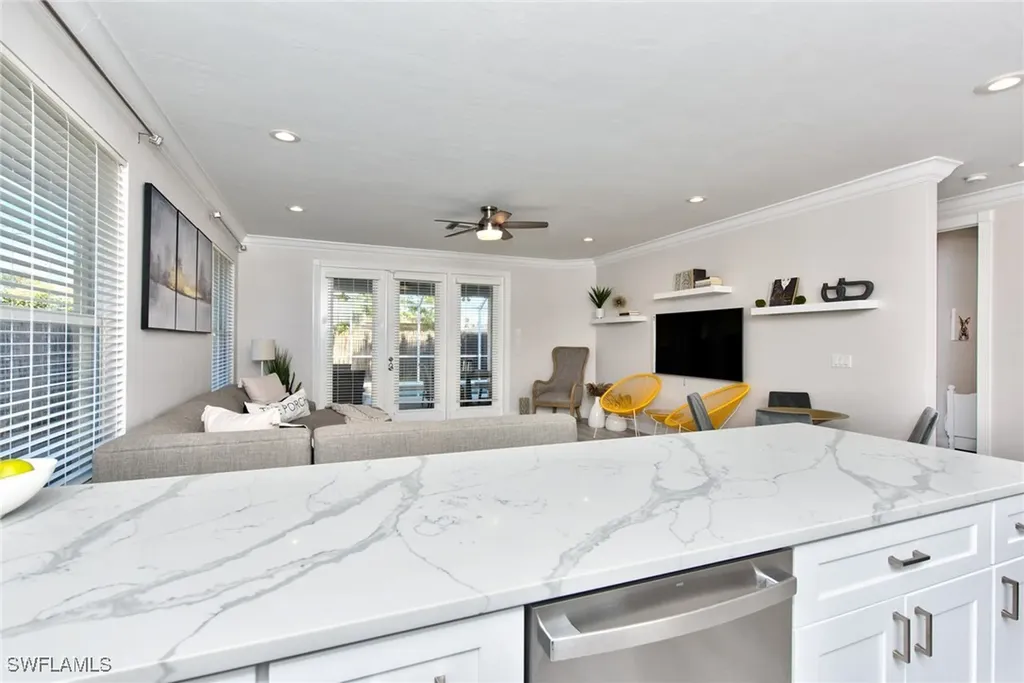725 95th Avenue N Naples FL 34108