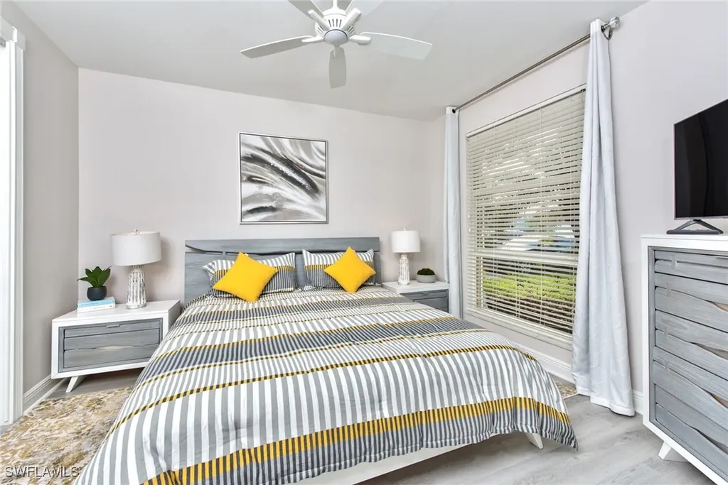 725 95th Avenue N Naples FL 34108