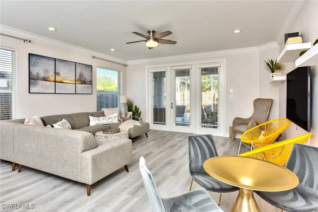 725 95th Avenue N Naples FL 34108