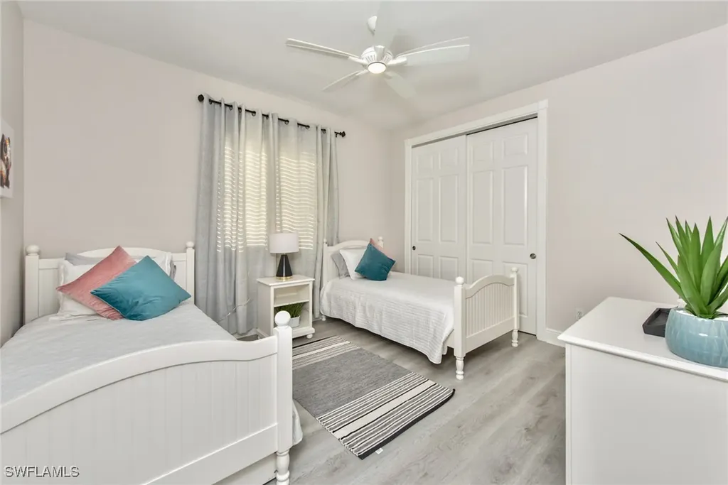 725 95th Avenue N Naples FL 34108