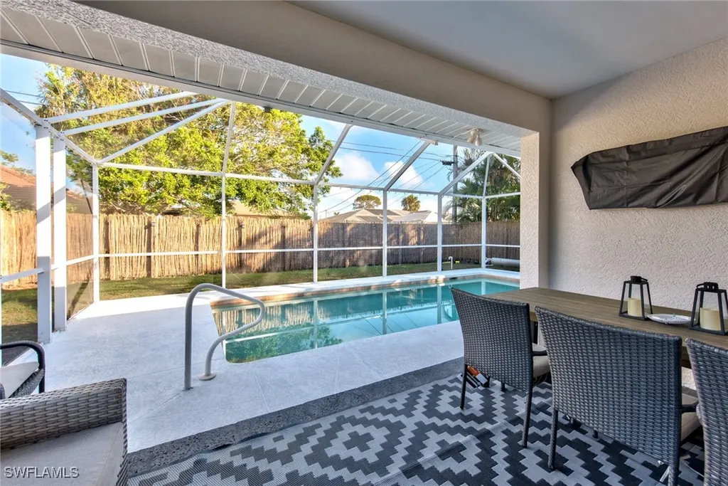 725 95th Avenue N Naples FL 34108
