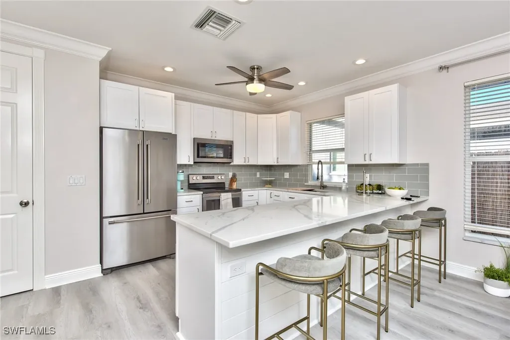 725 95th Avenue N Naples FL 34108
