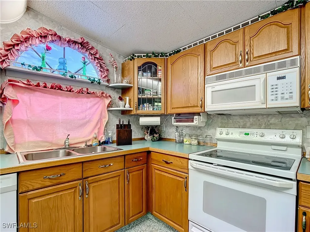 54 La Fonda Lane North Fort Myers FL 33903