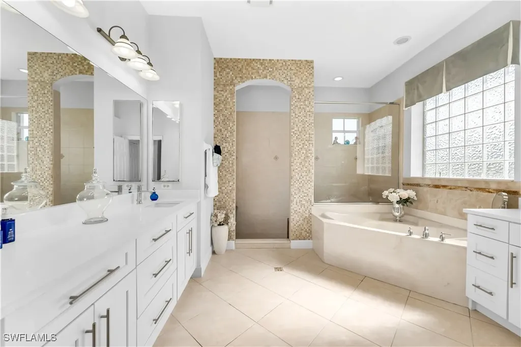 16100 Parque Lane Naples FL 34110