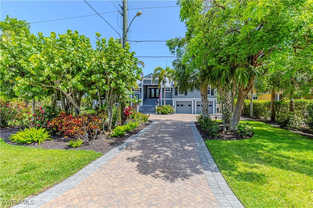 4429 Tarpon Avenue Bonita Springs FL 34134