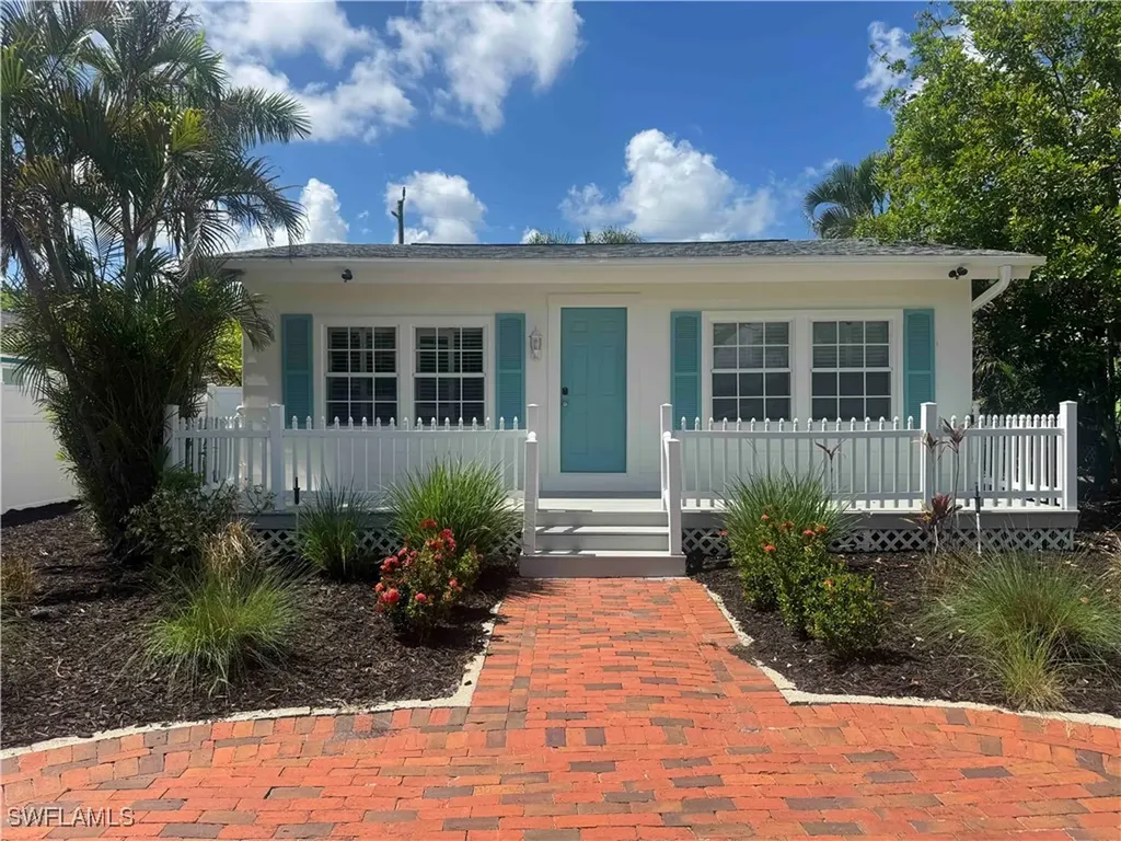 1012 Ridge Street Naples FL 34103