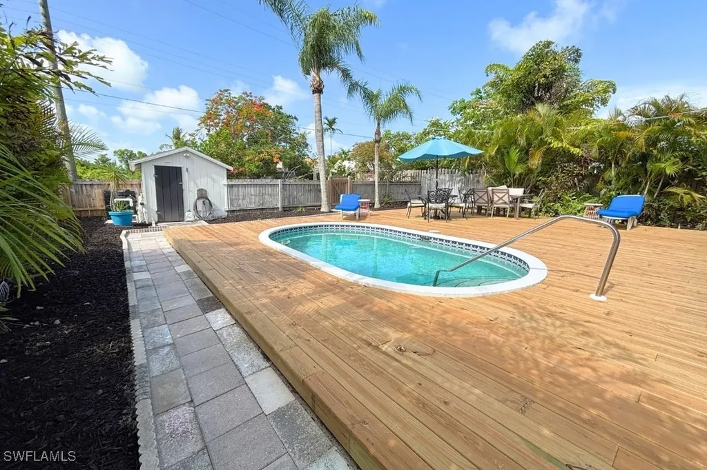 1012 Ridge Street Naples FL 34103