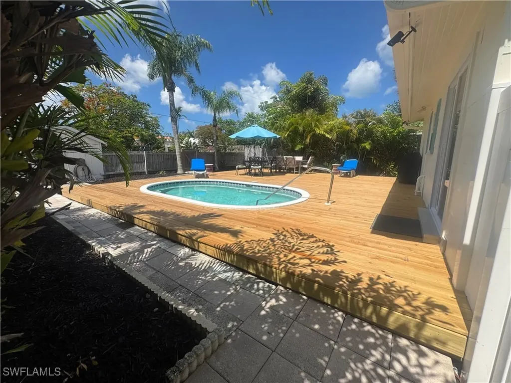 1012 Ridge Street Naples FL 34103