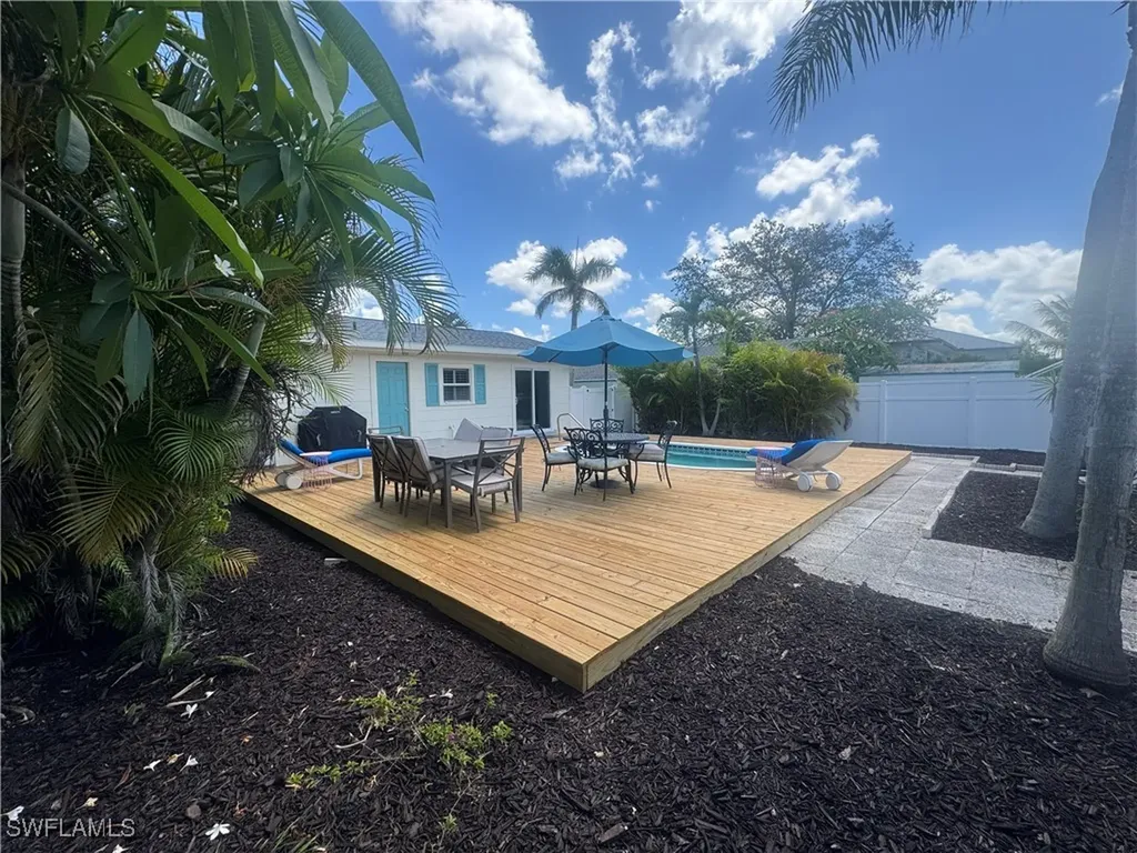 1012 Ridge Street Naples FL 34103