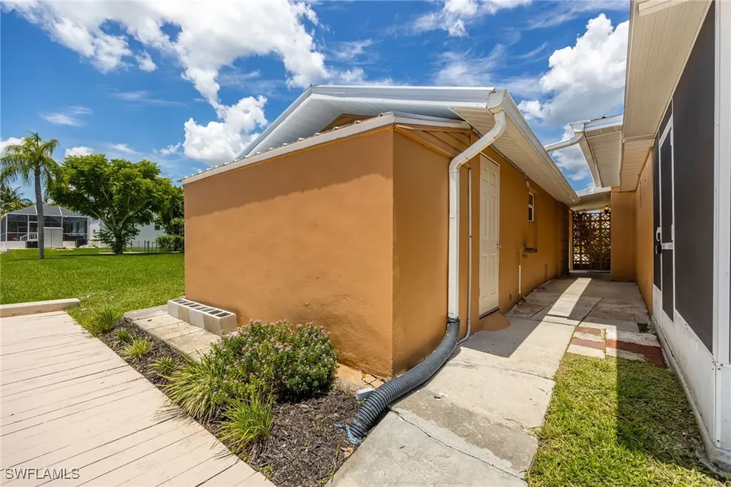 2115 Saint Croix Avenue Fort Myers FL 33905