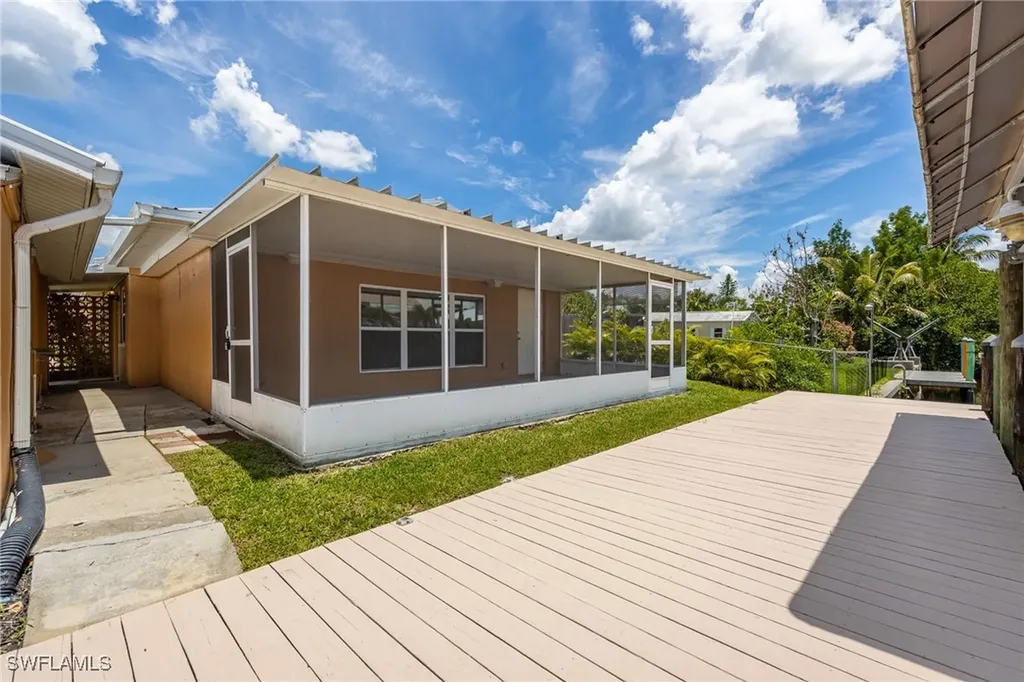 2115 Saint Croix Avenue Fort Myers FL 33905