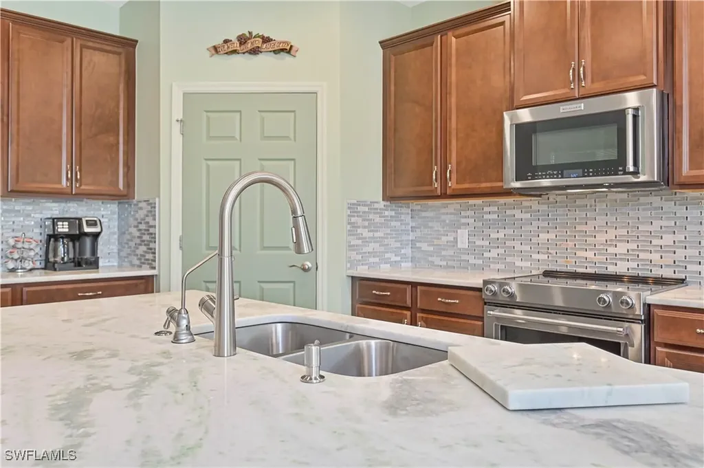 3344 Apple Blossom Drive Alva FL 33920