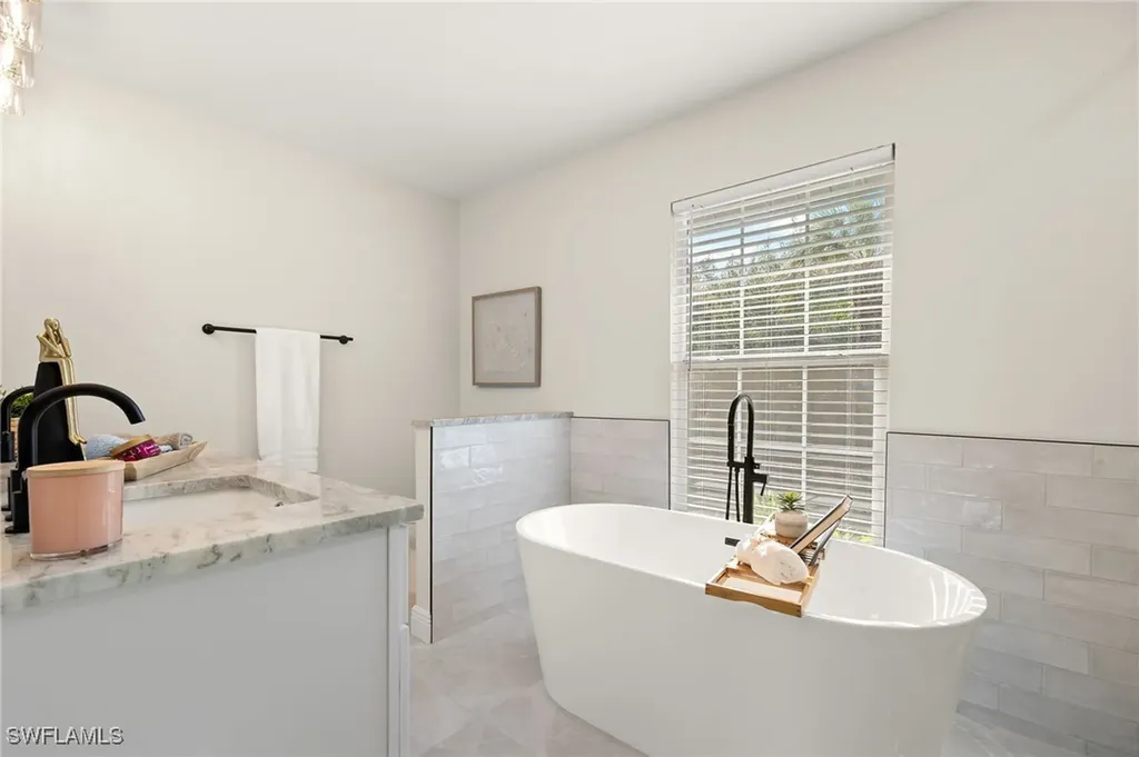 211 11th Street NW Naples FL 34120