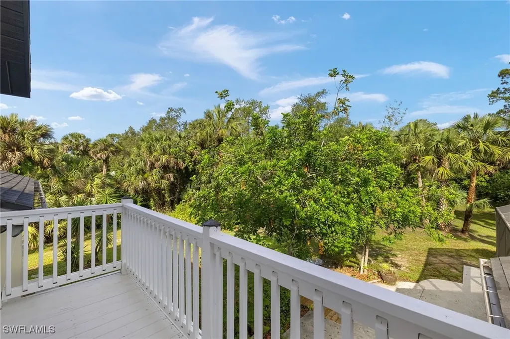 211 11th Street NW Naples FL 34120