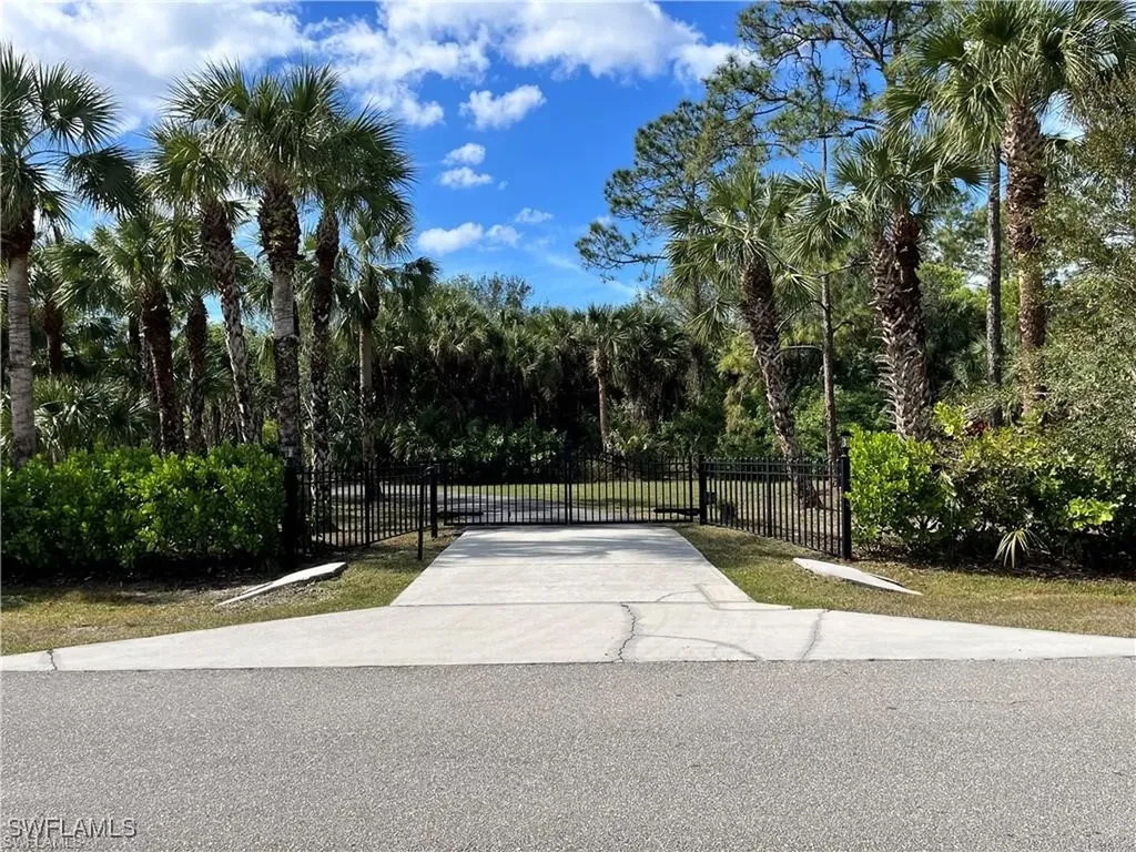 211 11th Street NW Naples FL 34120