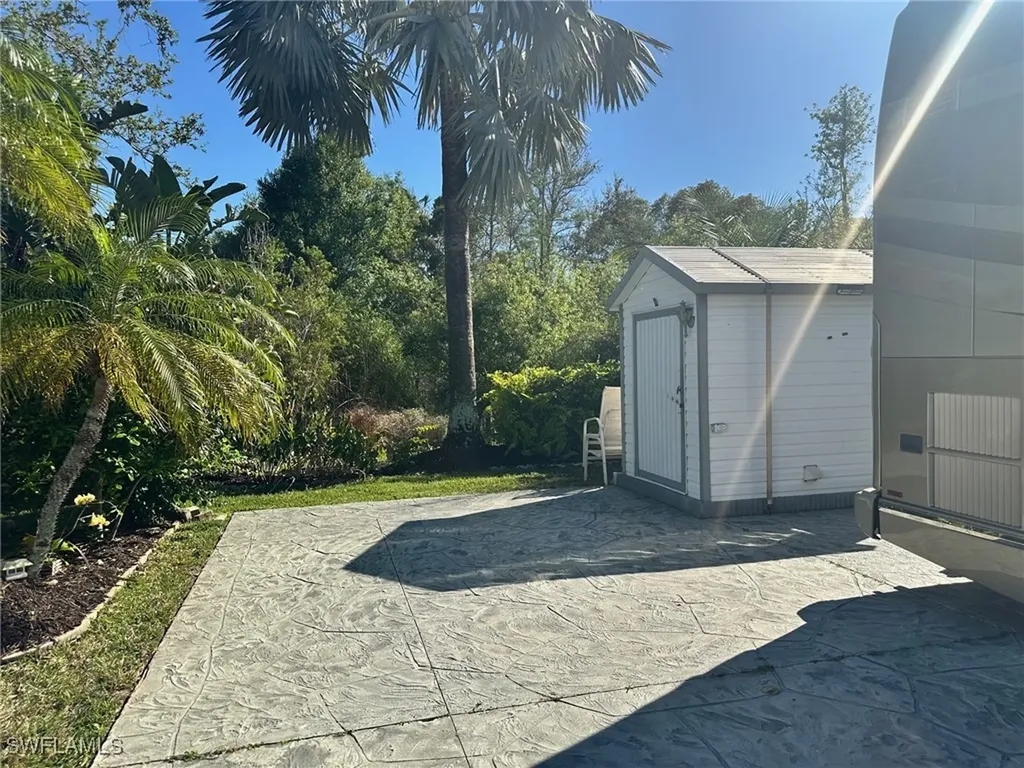 1650 Diamond Lake Circle Naples FL 34114