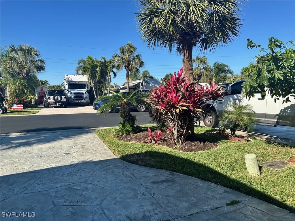1650 Diamond Lake Circle Naples FL 34114