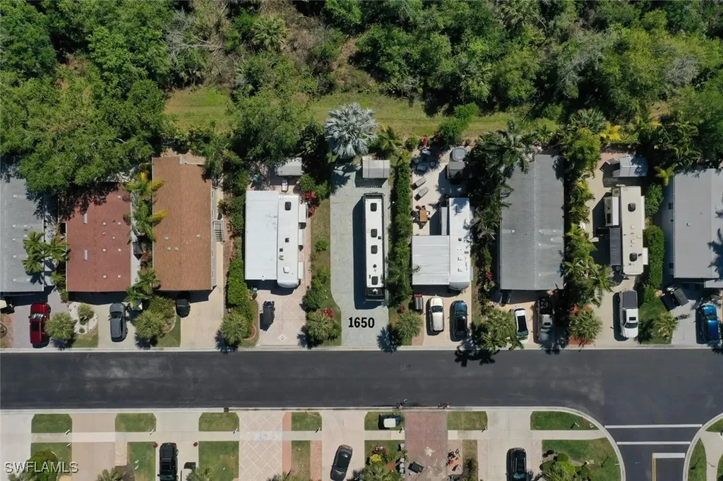 1650 Diamond Lake Circle Naples FL 34114