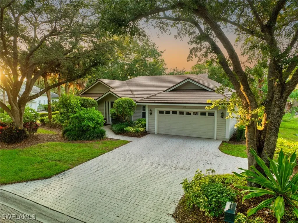 858 Wyndemere Way Naples FL 34105