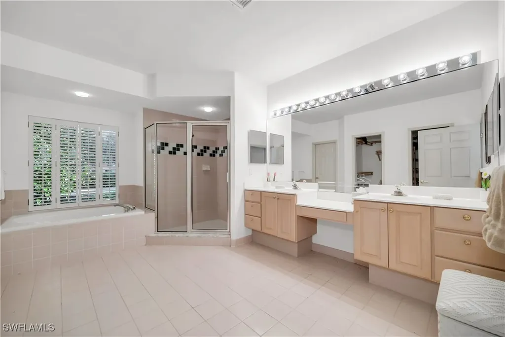 858 Wyndemere Way Naples FL 34105
