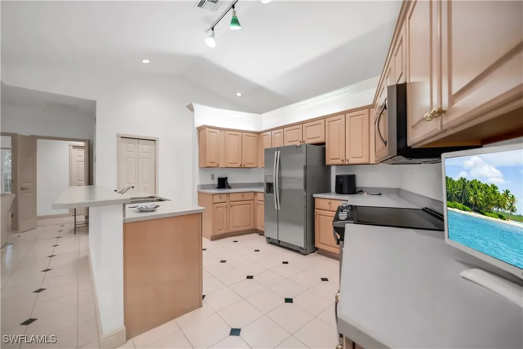 858 Wyndemere Way Naples FL 34105