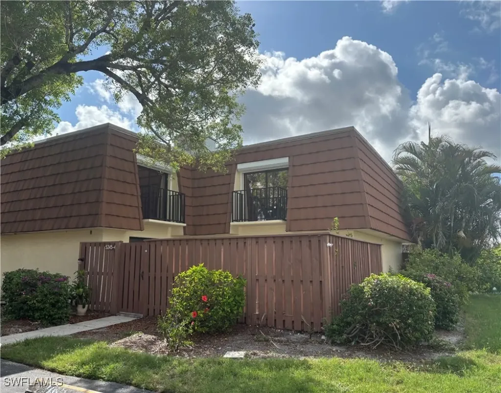 5245 Cedarbend Drive Fort Myers FL 33919